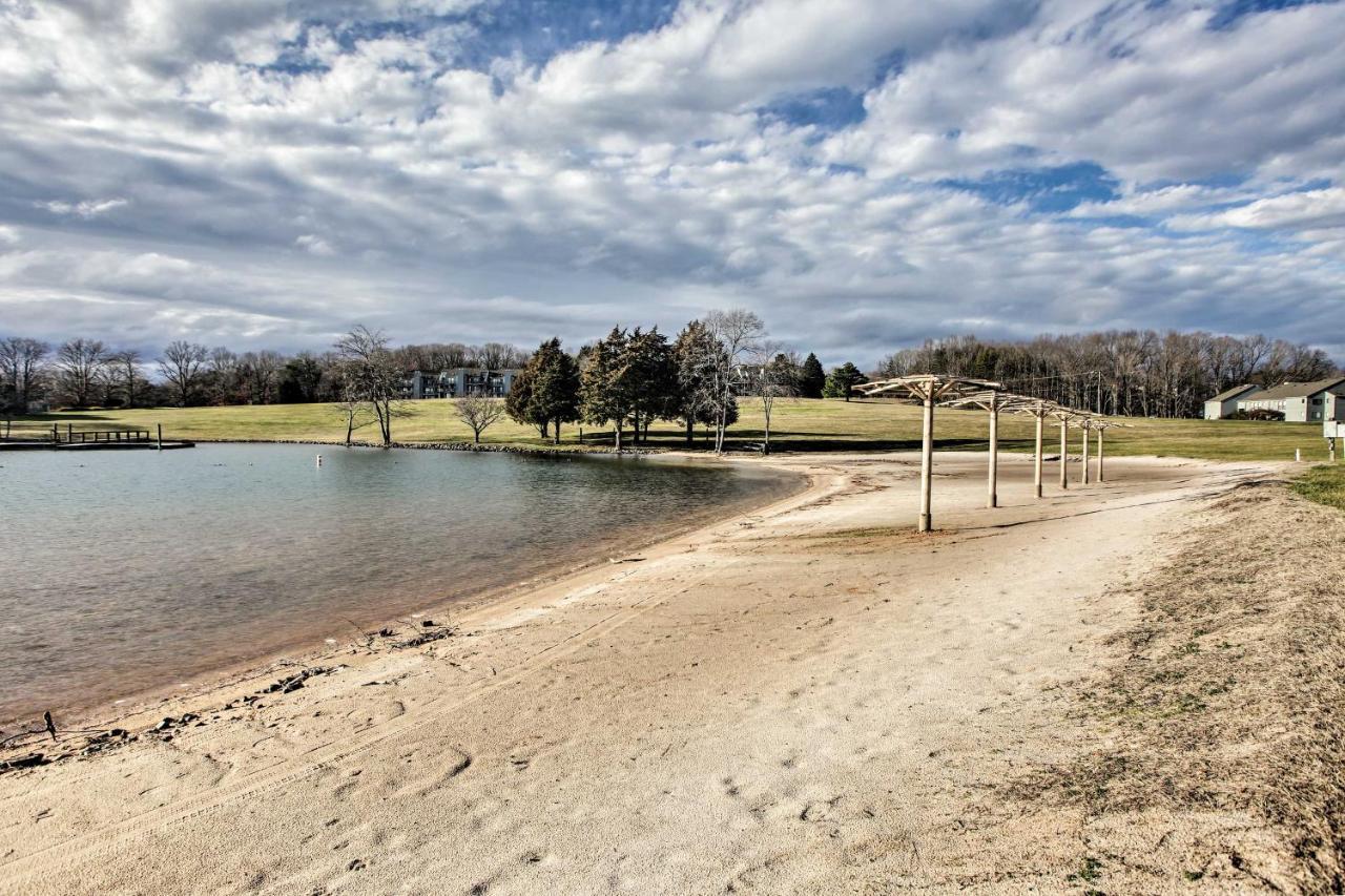 Sun-Filled Condo With Smith Mountain Lake Views Moneta Exterior photo