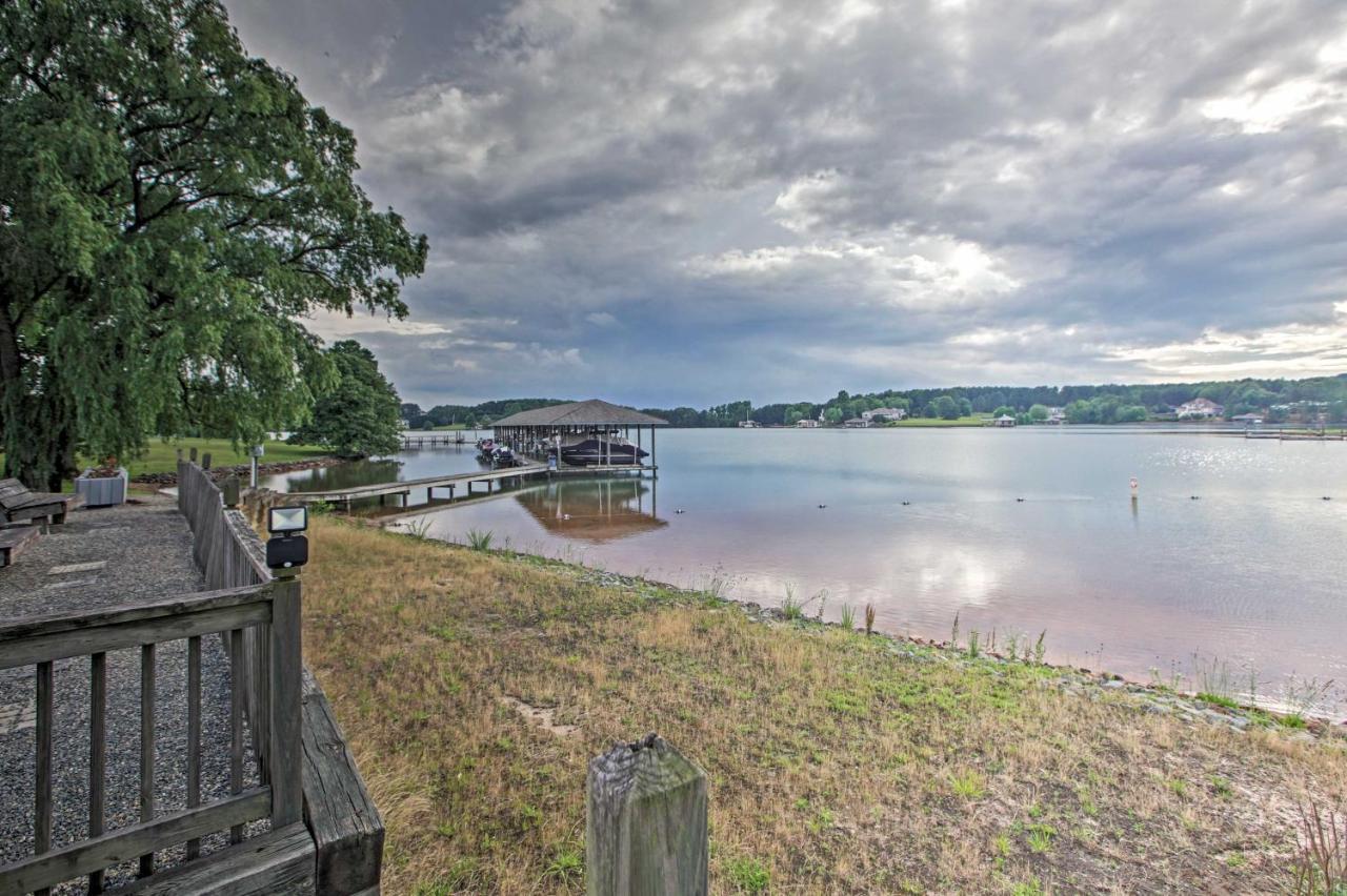 Sun-Filled Condo With Smith Mountain Lake Views Moneta Exterior photo